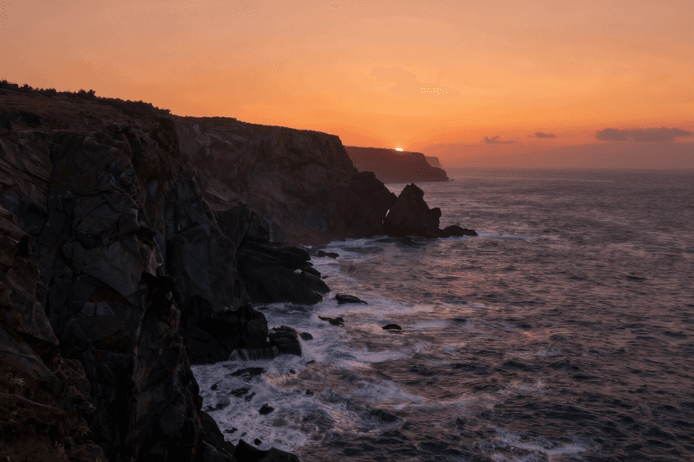 神奈川県でSMカップルが楽しめるスポット完全ガイド【2026年版】——SM専門ラブホ・箱根貸切温泉・三浦半島ドライブまで