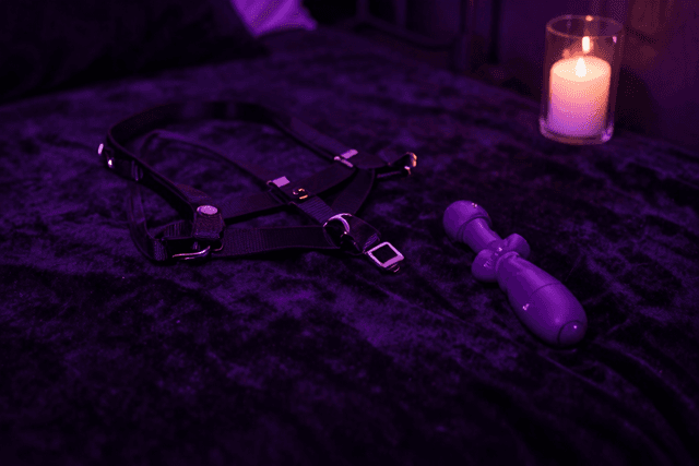 ペニバンで気持ちよくなれない男性が最初に見直すべき5項目——角度・長さ・固定・会話・前戯の実践メモ